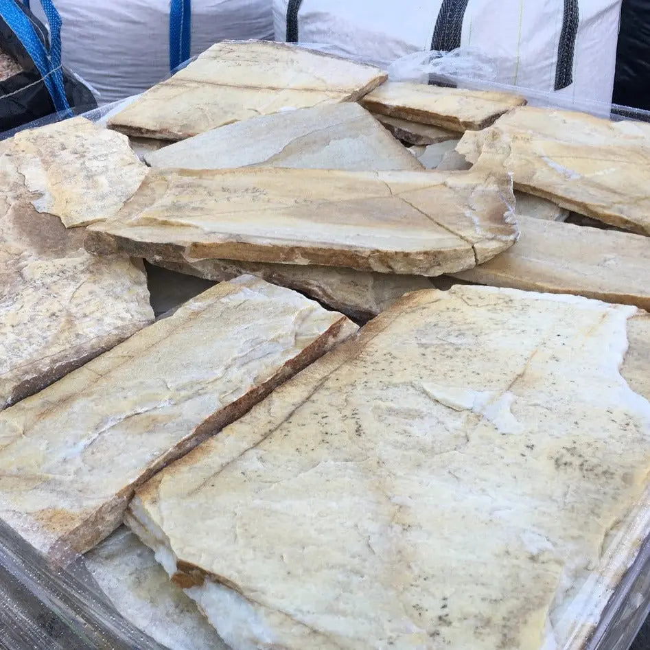 Planchoncillo Amarillo para jardín en palet de 25 m², listo para instalar