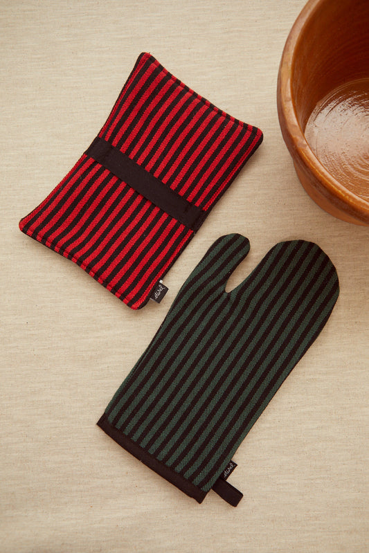 Guantes de cocina a rayas rojas y negras, algodón, estilo moderno y funcional, ideal para el hogar.