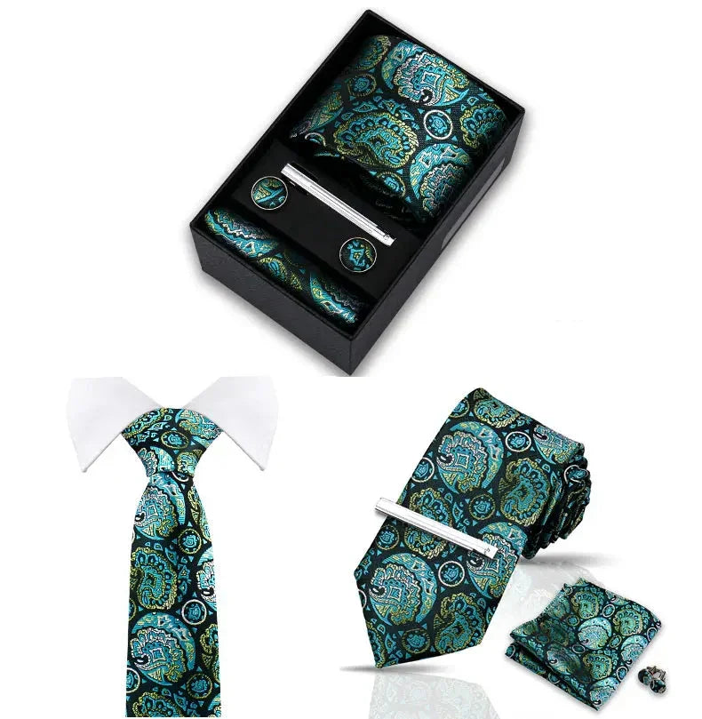Courchevel · conjunto de corbata con estampado paisley verde, pañuelo, gemelos y pasador