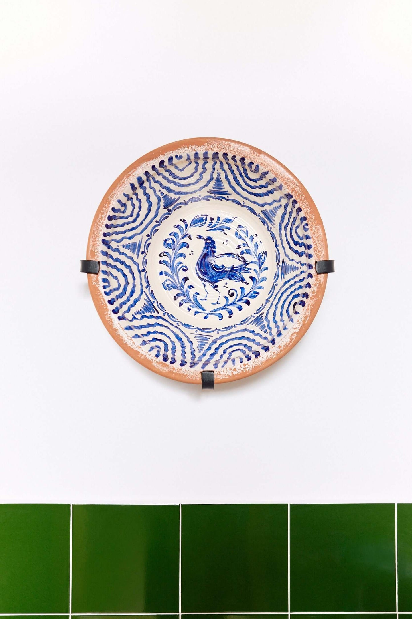 Soporte para pared de hierro para lebrillos