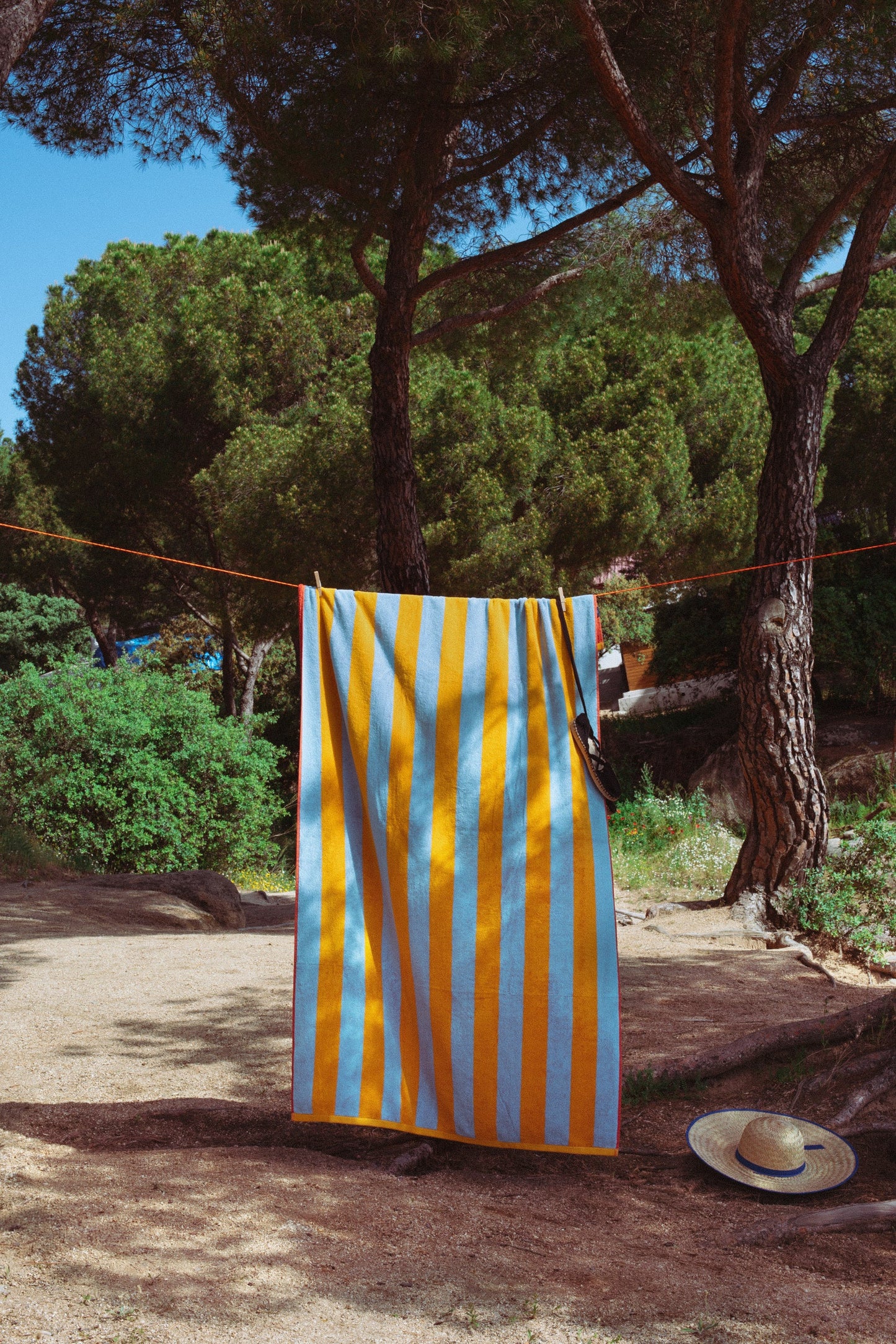 Toalla playa reversible amarillo y celeste