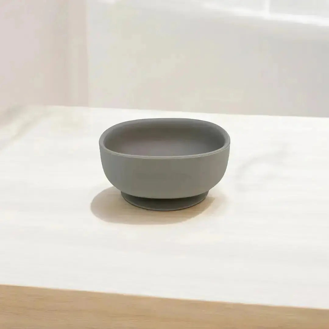 Kit Deluxe Vajilla + Babero BLW Gris 9 Piezas de Silicona orgánica con ventosas Nenina & Co