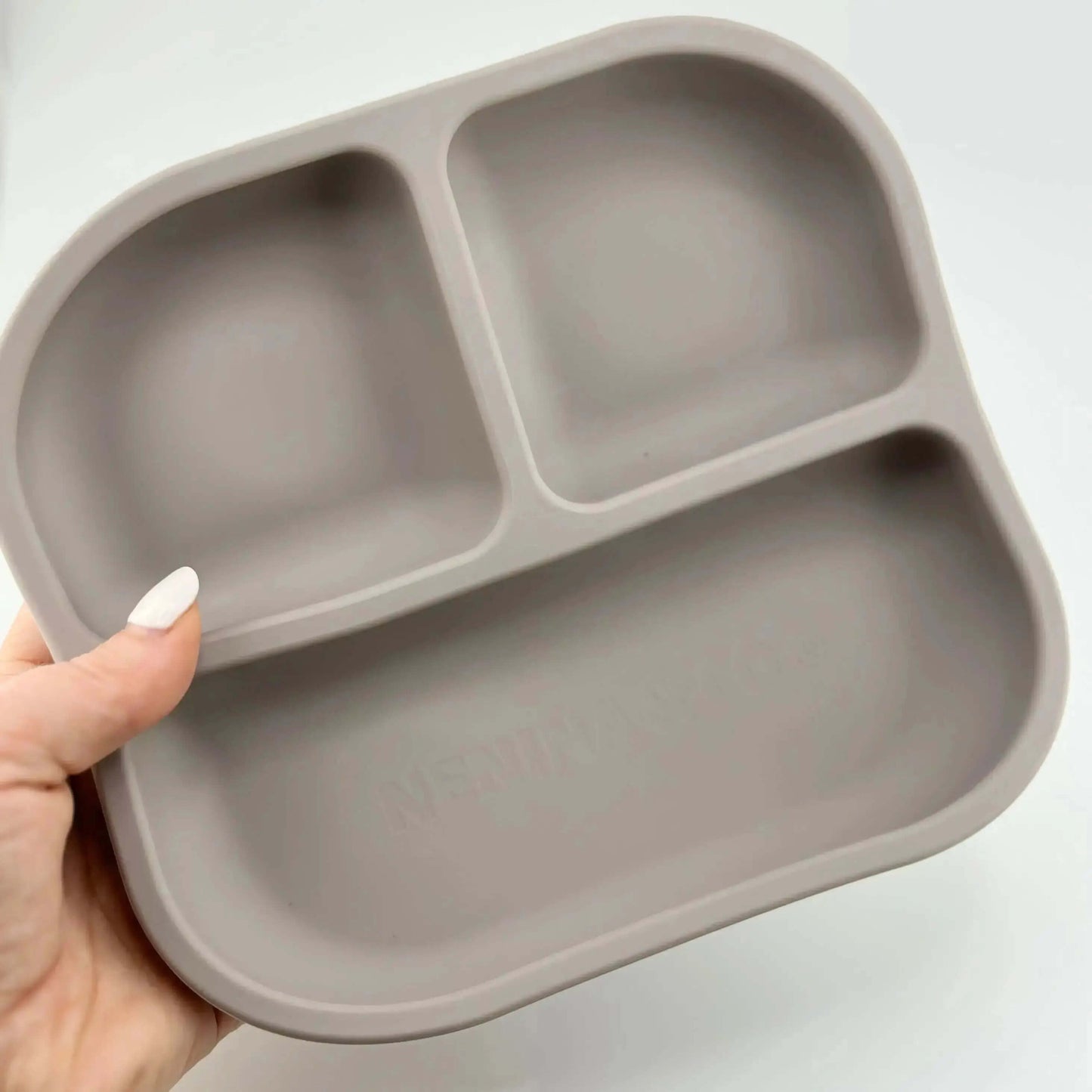 Kit Deluxe Babero + Vajilla BLW Gris 9 Piezas de Silicona orgánica con ventosas Nenina & Co