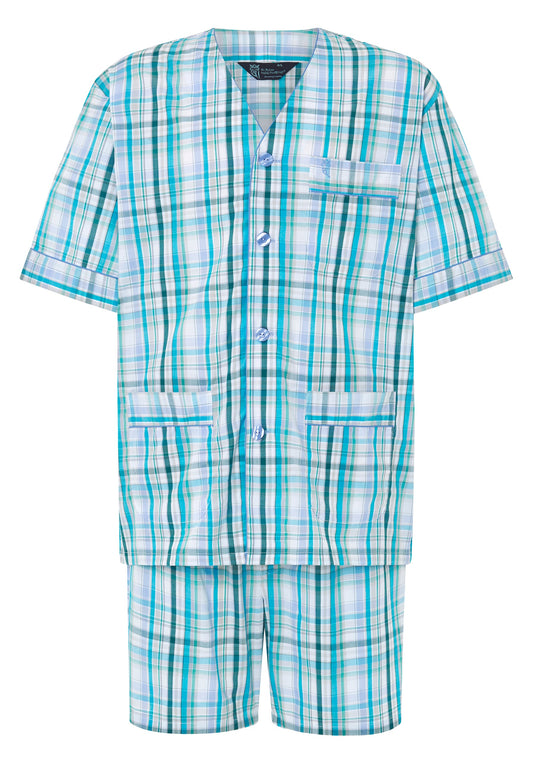 Pijama de cuadros en azul y verde, de algodón, con camisa de botones y pantalones cortos. Estilo cómodo y fresco.