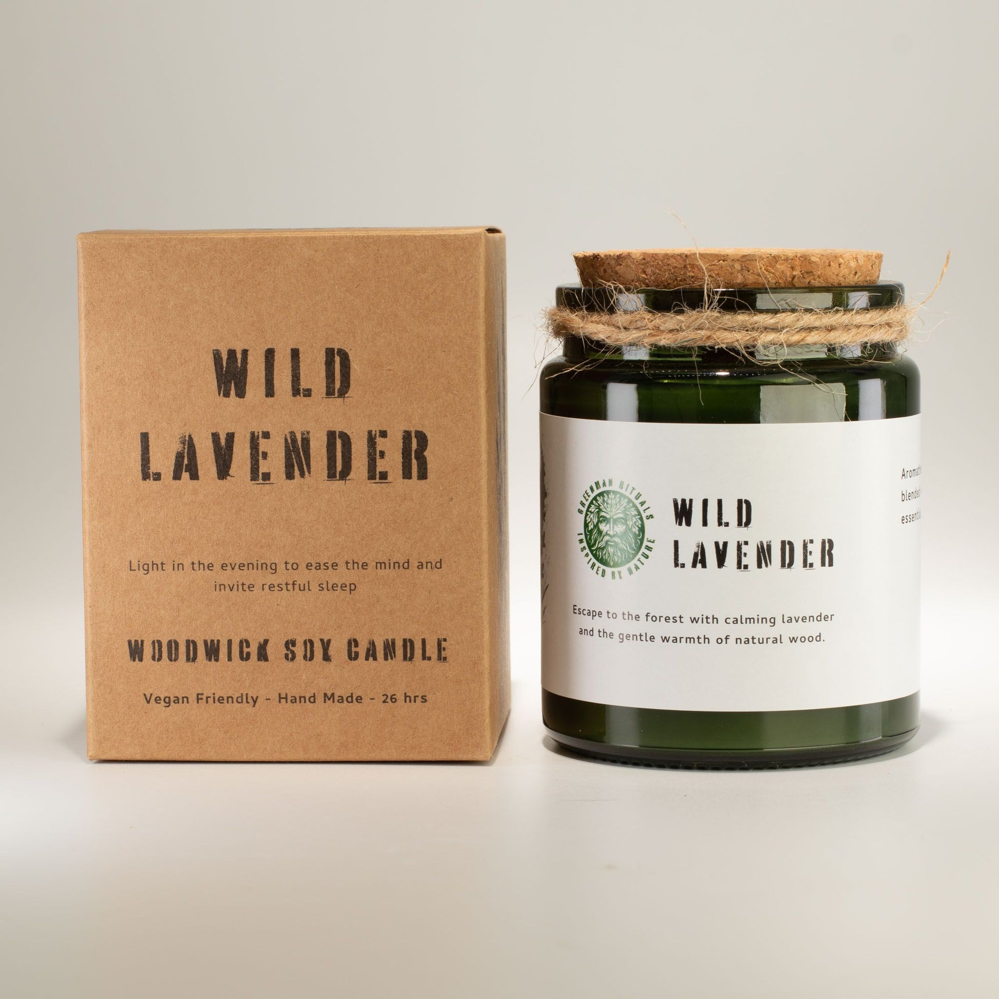 Vela de soja verde "Wild Lavender" con mecha de madera, aroma a lavanda, hecha a mano, caja kraft.