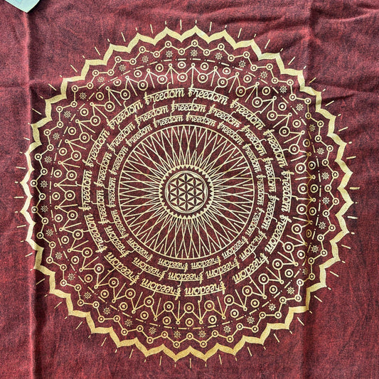 Camiseta Nomad Sari pequeña - Mandala - Granate