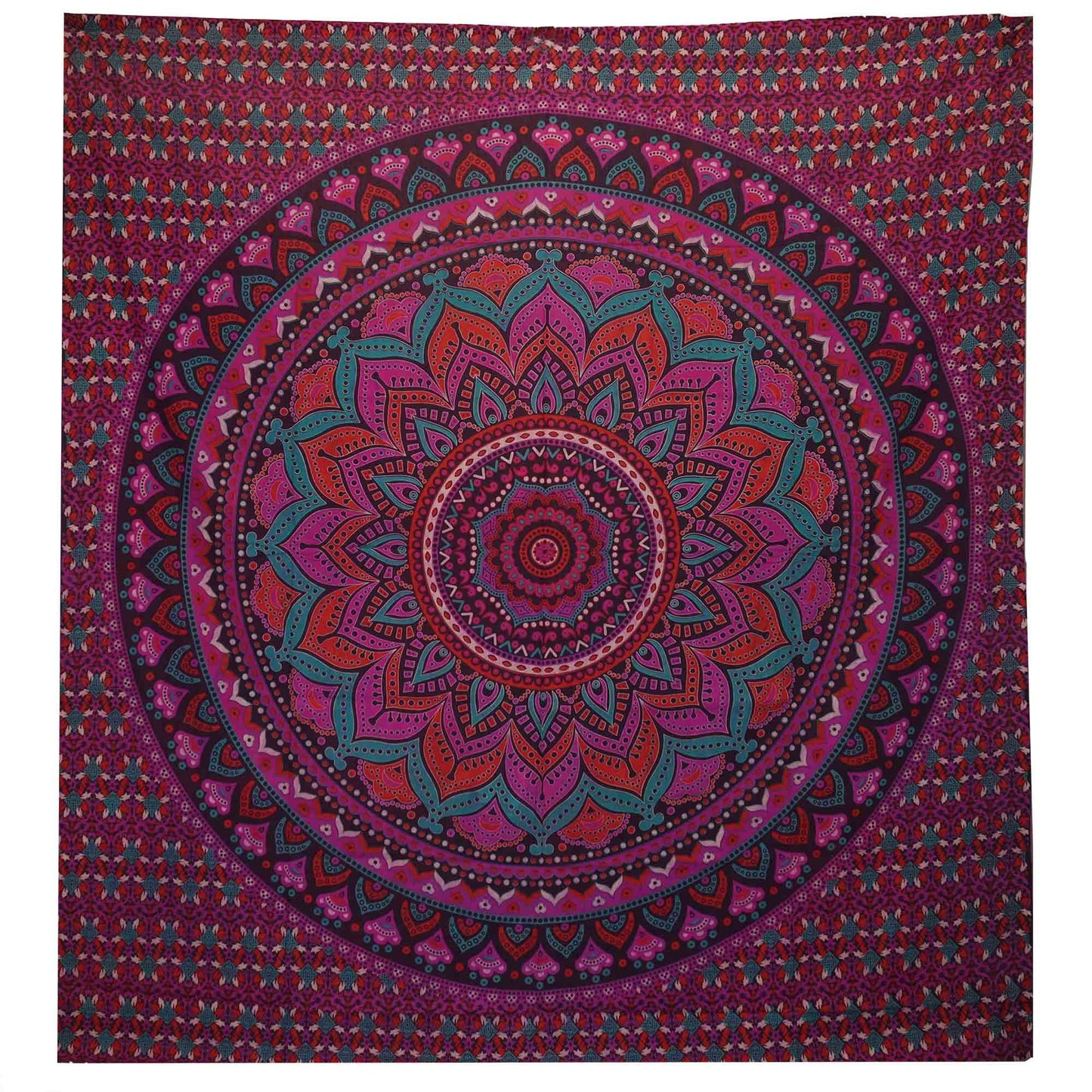 Manta mandala circular en tonos fucsia, morado y verde, de algodón con diseño bohemio. Perfecta para decoración.