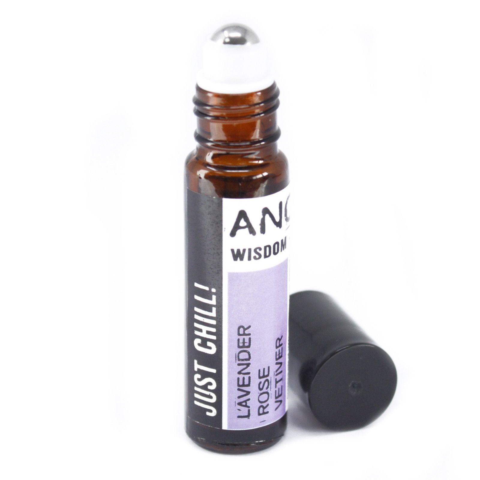 Roll-on de aceite esencial en frasco de vidrio marrón, aroma lavanda, rosa y vetiver. Ideal para relajación.