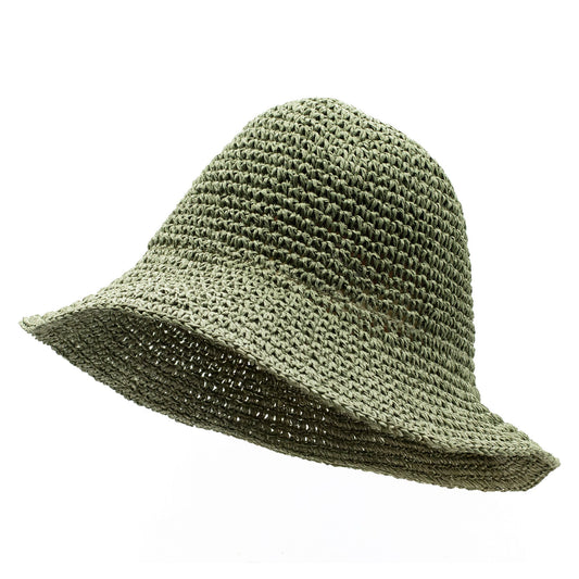 Sombrero de paja verde estilo boho, tejido a mano, ideal para días soleados.