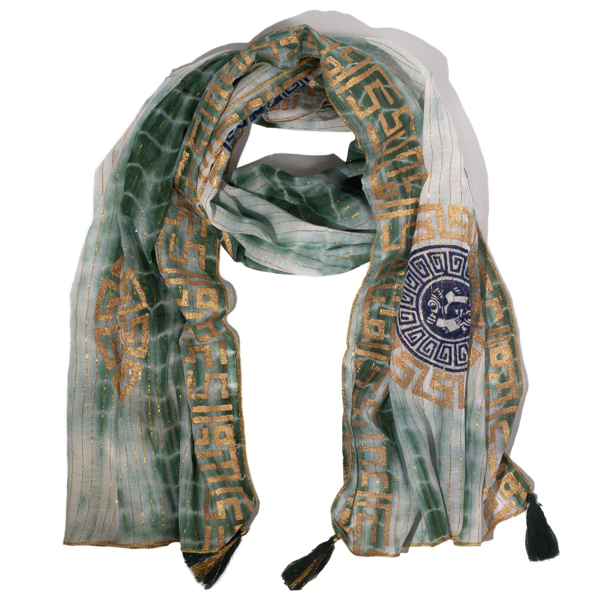 Bufanda verde con detalles dorados y diseño de círculos, confeccionada en seda ligera. Perfecta para un look elegante.