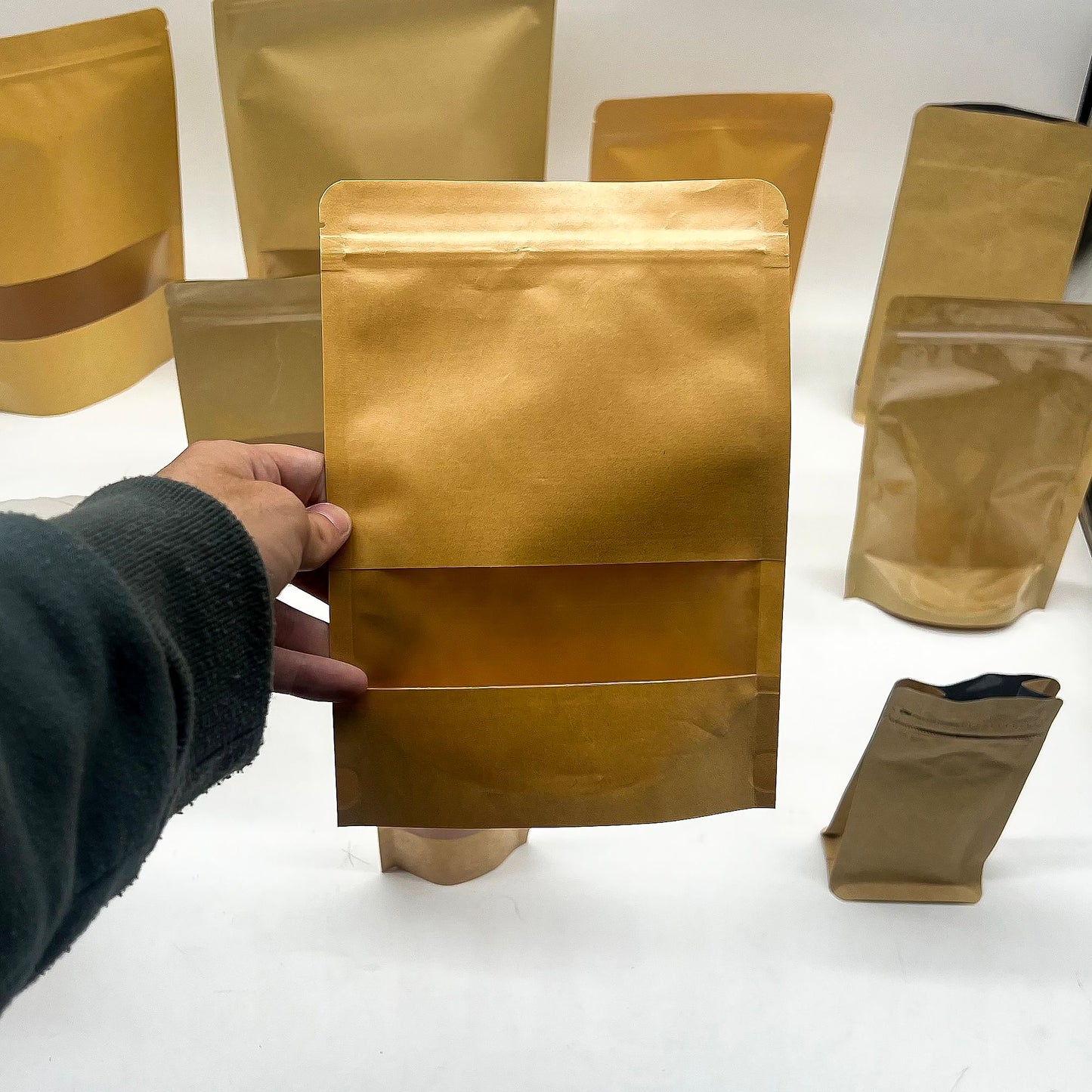 10x Bolsas kraft con ventana 18 x26 cm