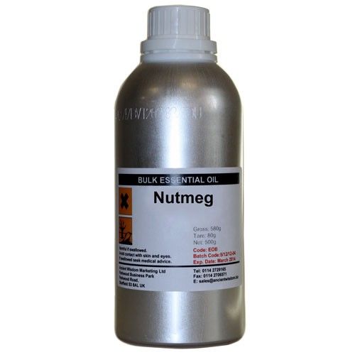 Aceite esencial de nuez moscada en botella de aluminio plateado, 500 ml, ideal para aromaterapia y productos naturales.