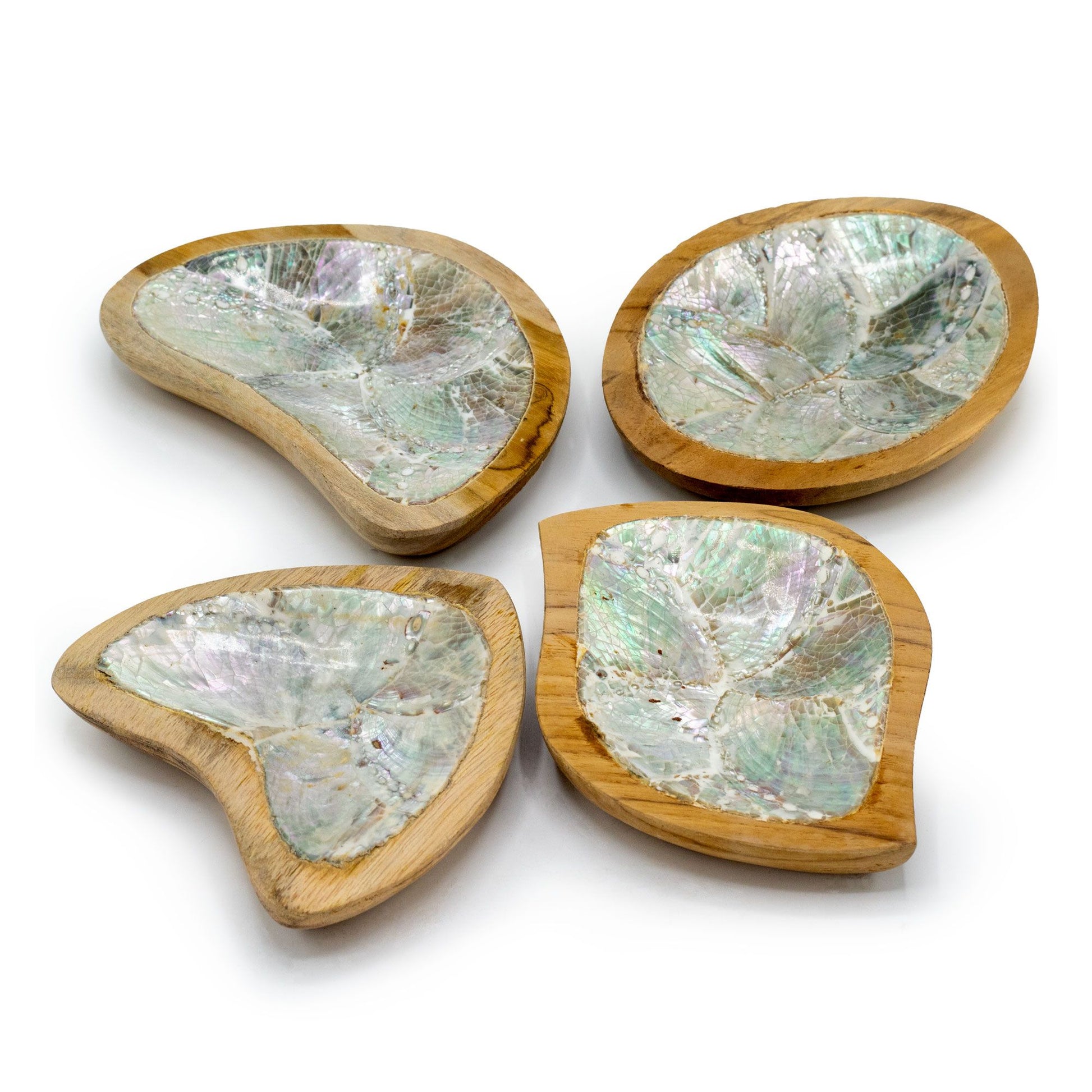 Cuenco de madera en forma de hoja con interior de concha nacarada, set de 4, elegante y artesanal.