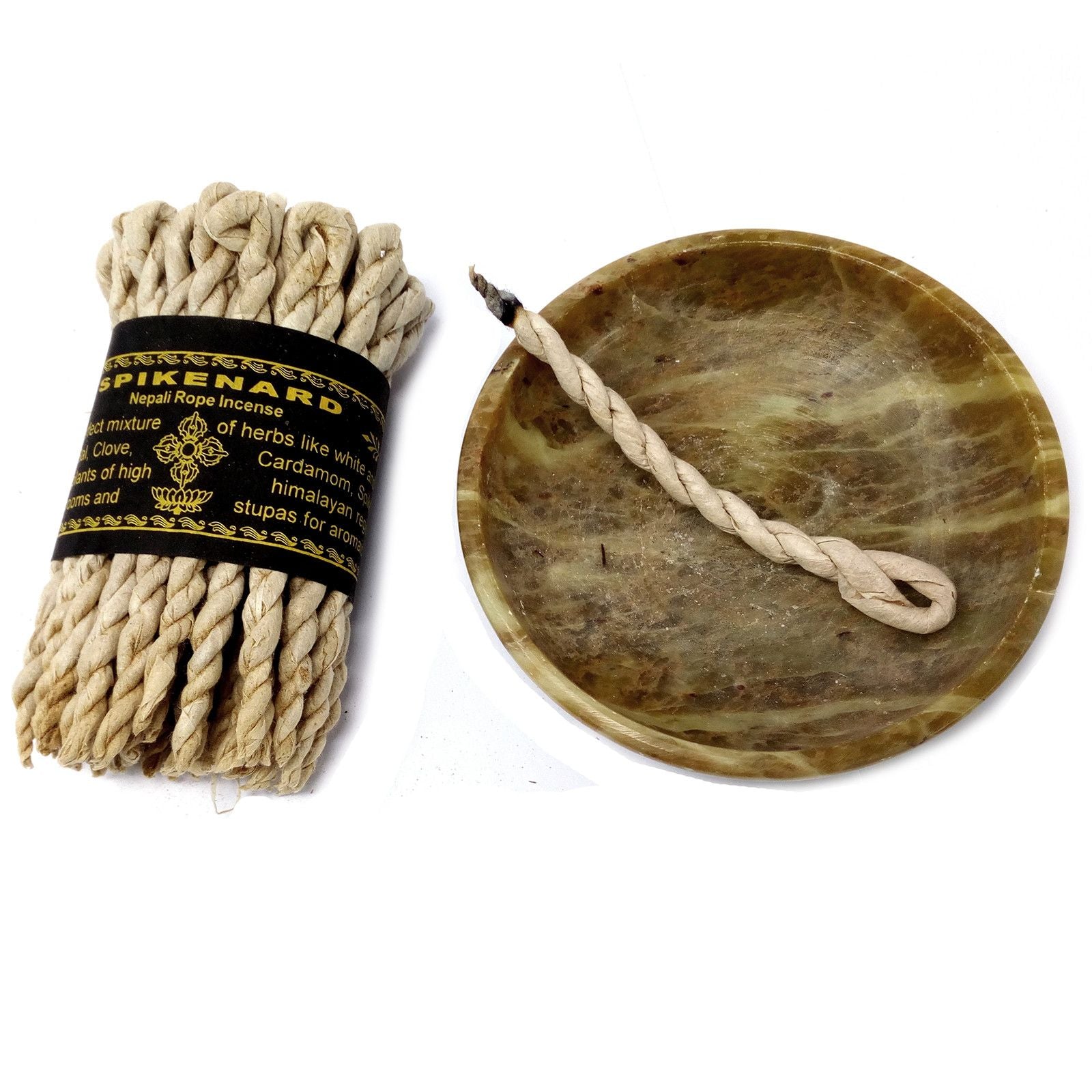 "Incienso en cuerda de nardo nepalí con soporte redondo de piedra verde, ideal para ceremonias y decoración."