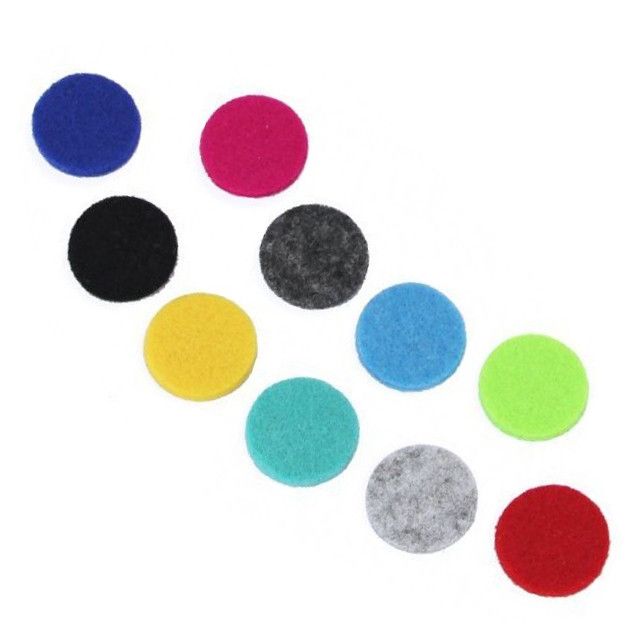 Diez círculos de fieltro en colores variados: azul, magenta, negro, gris, aqua, verde y rojo. Ideal para manualidades.