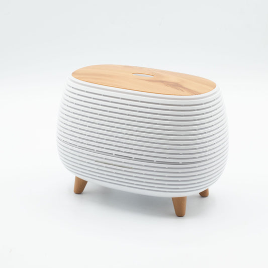 Contenedor blanco de plástico con tapa de madera, estilo moderno y patas de madera, ideal para almacenamiento.