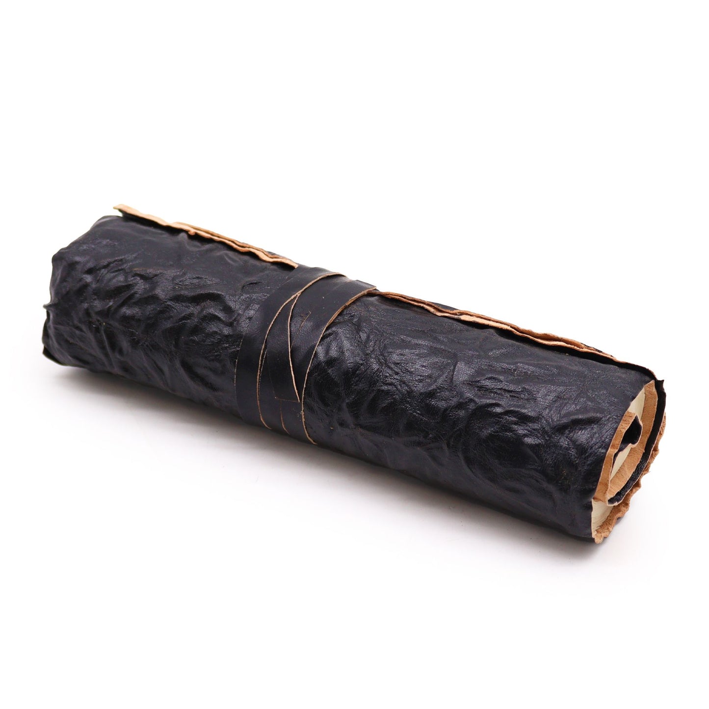 Papel de regalo negro arrugado con cinta dorada, estilo elegante y moderno para presentaciones sofisticadas.