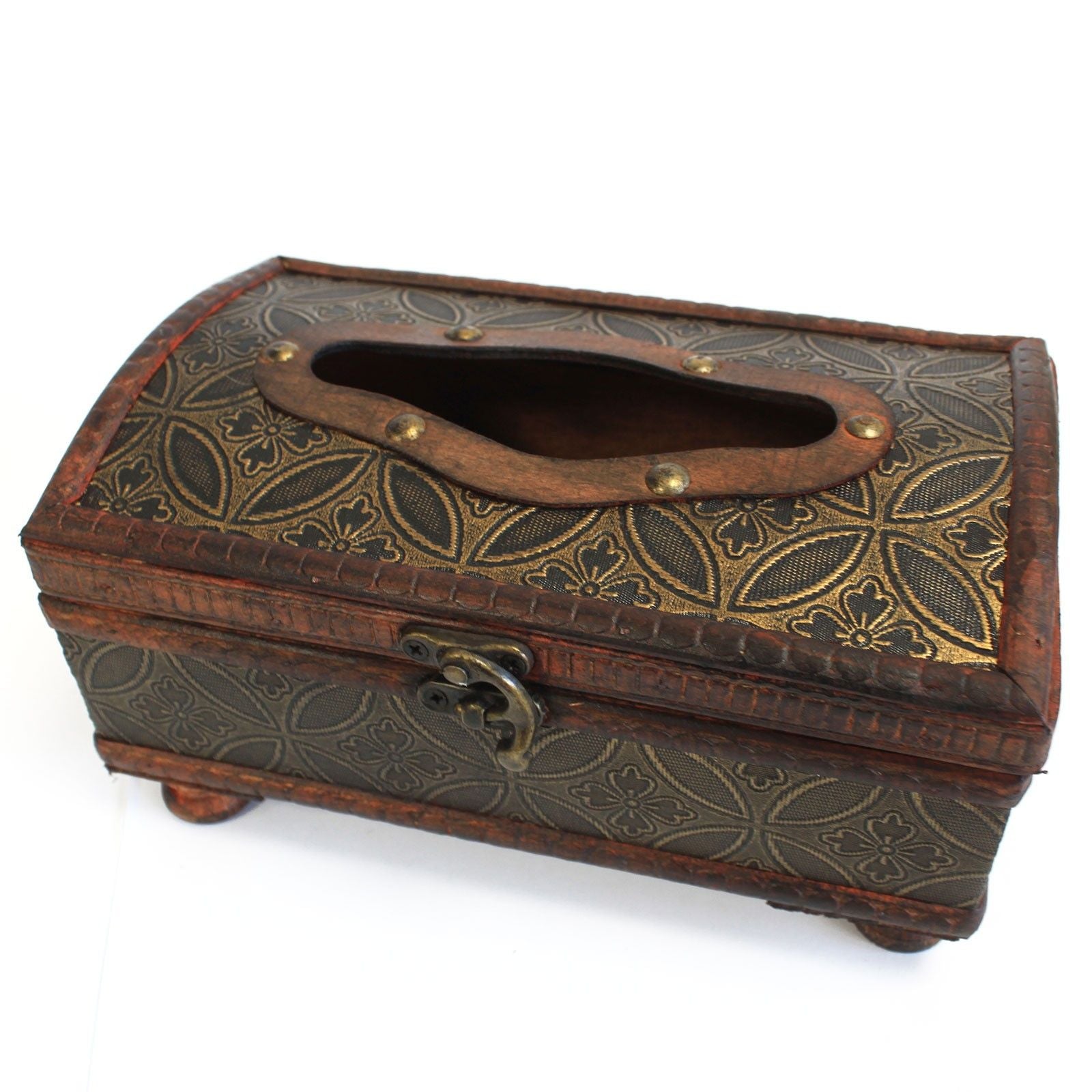 Caja de madera decorativa en tonos marrón y dorado con diseño elaborado y cerradura vintage.
