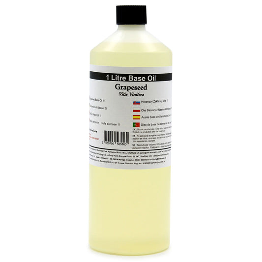 Botella de 1 litro de aceite de semilla de uva, líquido amarillo, ideal para cosmetología y masajes.