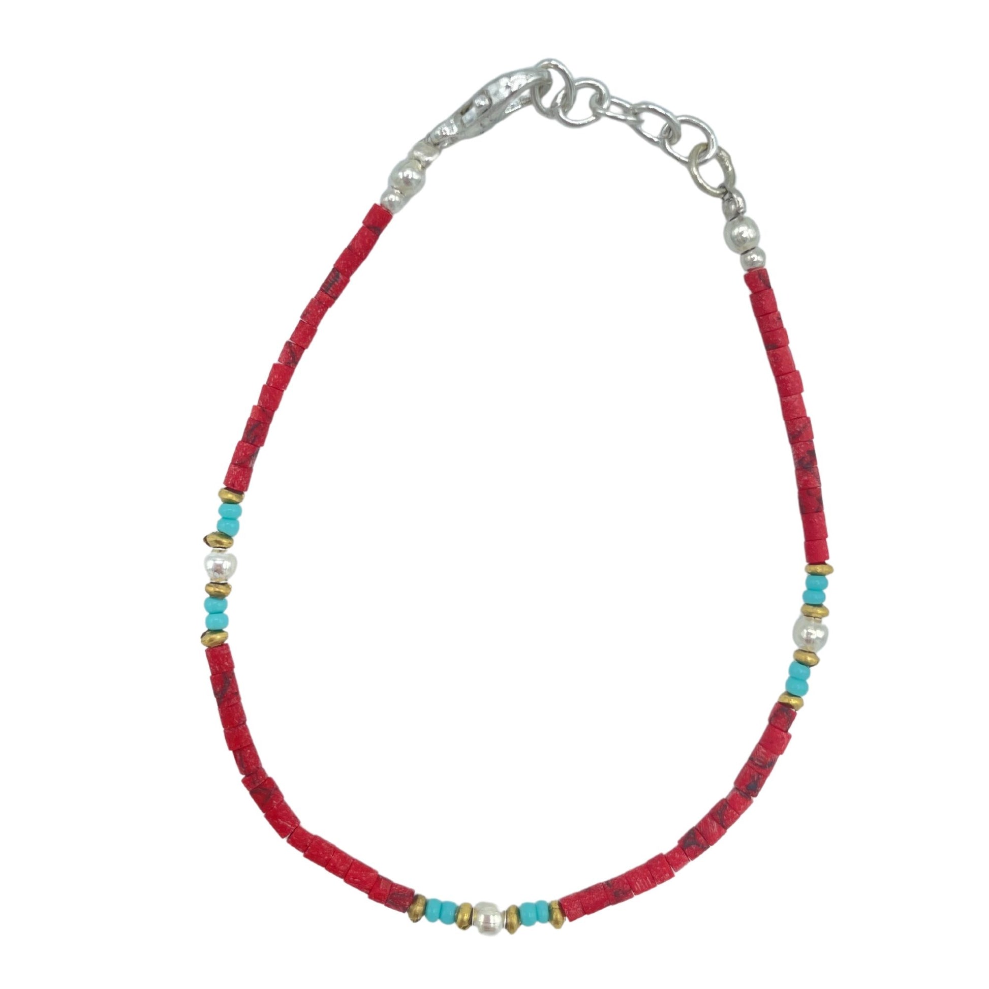 Collar de cuentas rojas y turquesas con perlas, estilo bohemio y moderno, ideal para cualquier ocasión.