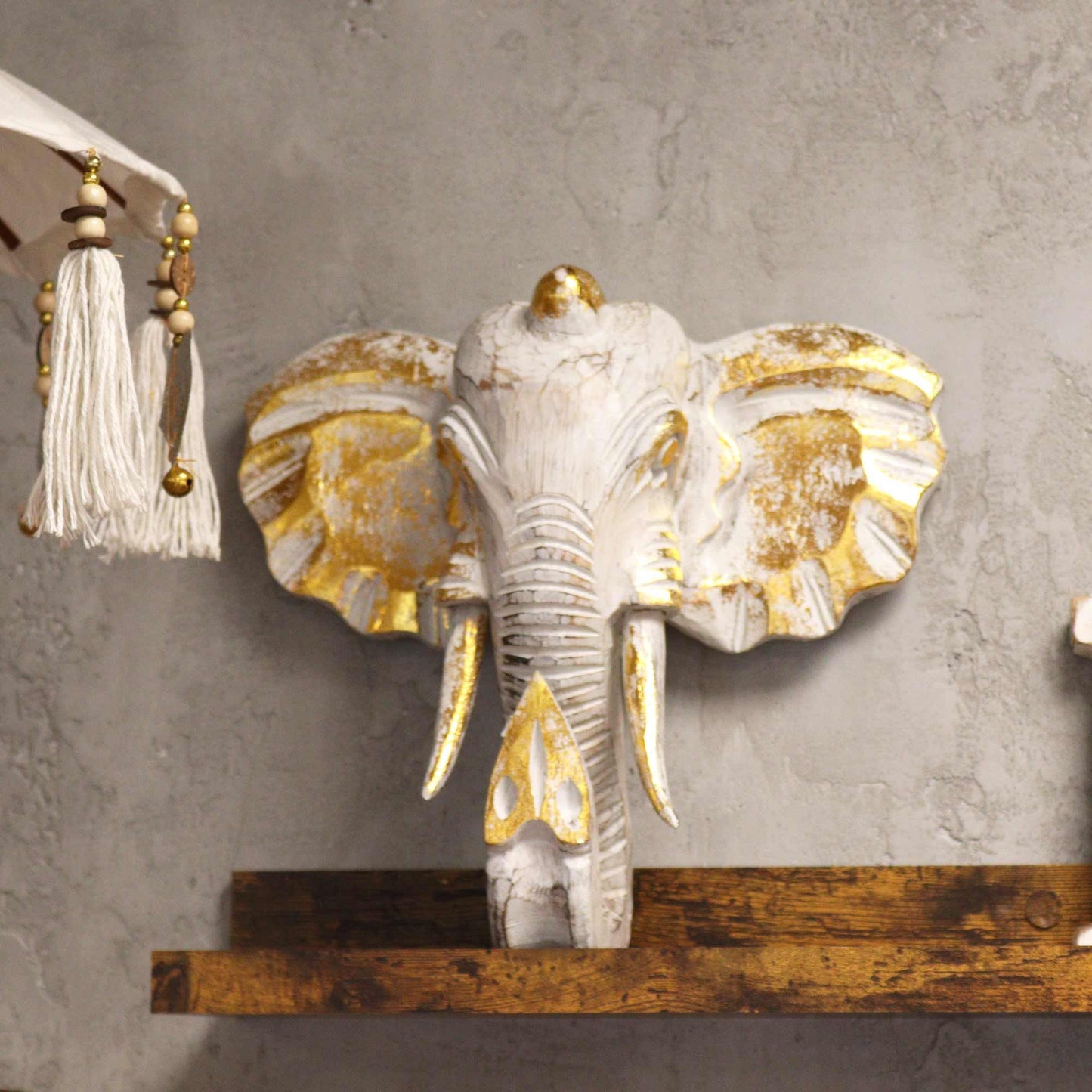 Cabeza de elefante decorativa blanca y dorada, hecha de resina, estilo bohemio, perfecta para paredes.