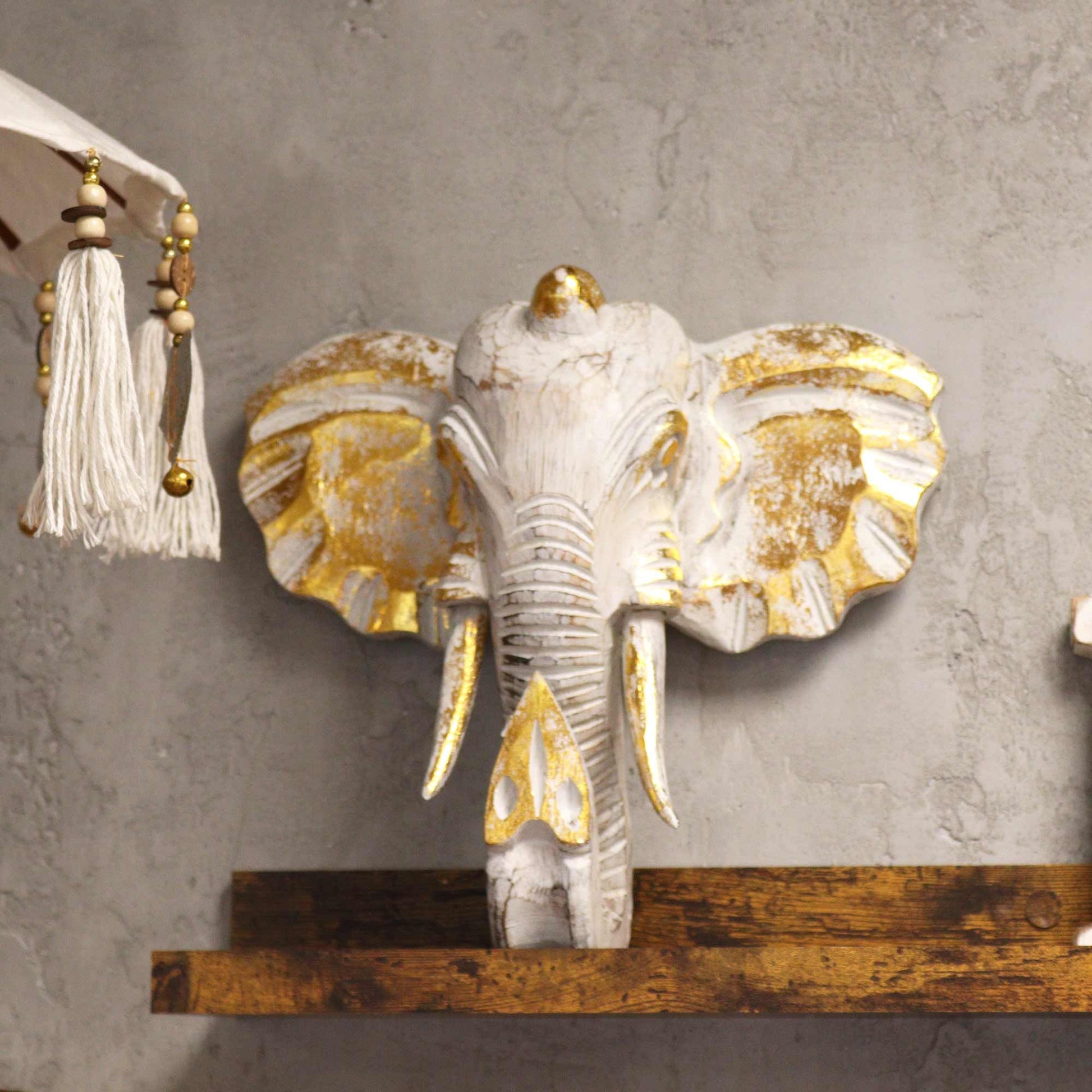 Cabeza de elefante decorativa blanca y dorada, hecha de resina, estilo bohemio, perfecta para paredes.
