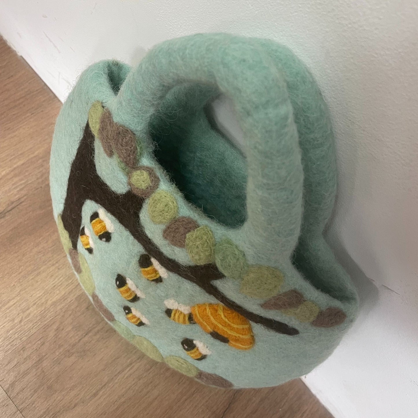 Bolsa de fieltro con forma de árbol y colmena - 35 x 27 cm