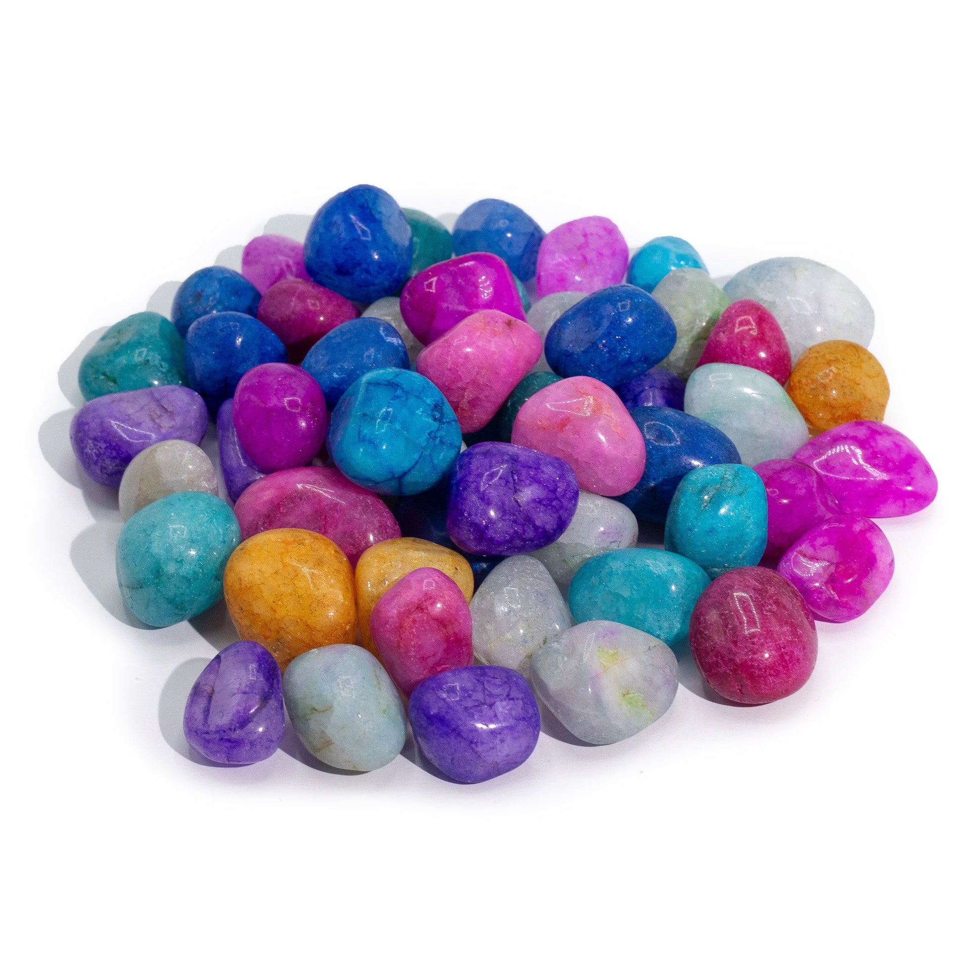 Piedras naturales de colores vibrantes: morado, azul, rosa y ámbar, ideales para decoración o manualidades.