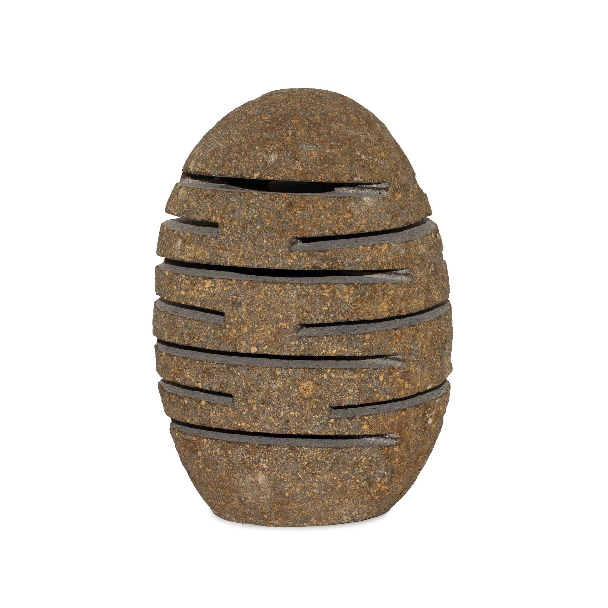 Jarrón de cerámica gris con diseño estriado, estilo moderno y acabado rústico, ideal para decoración.