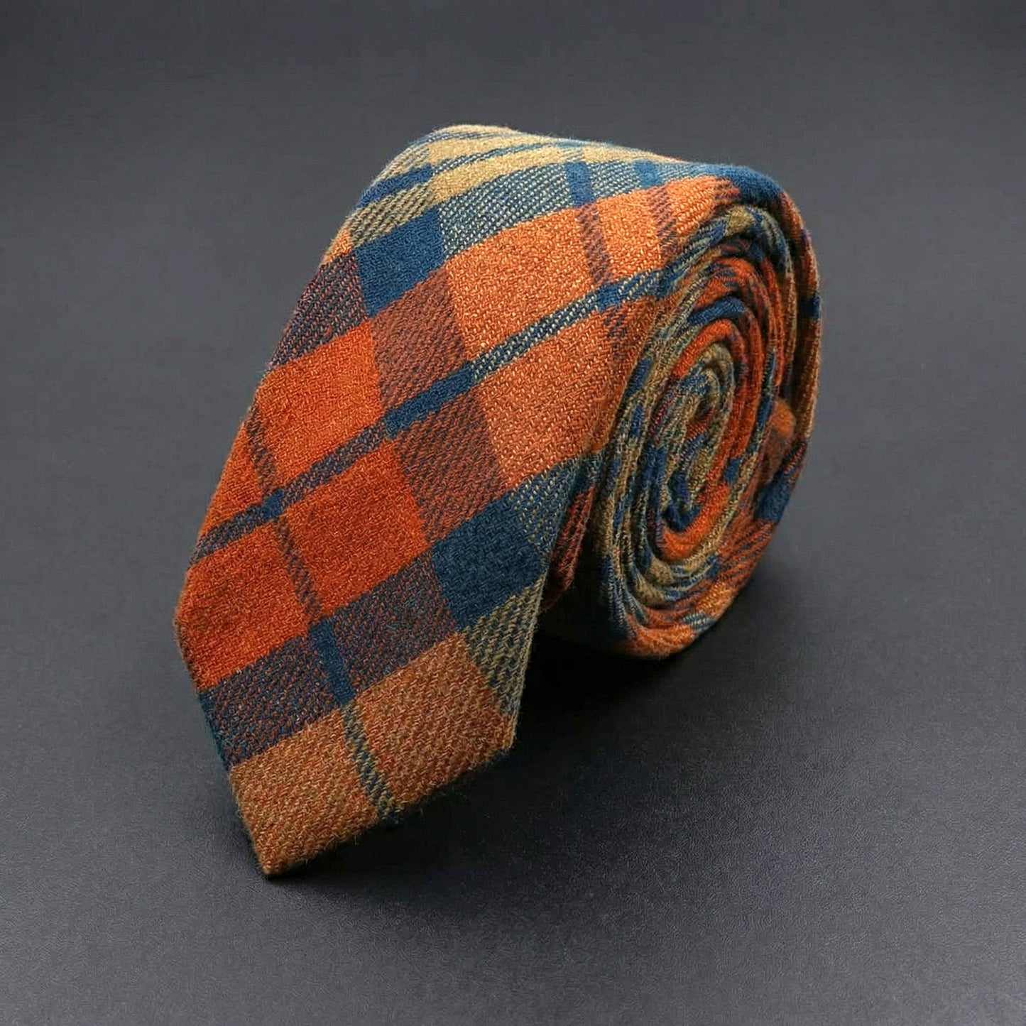 Balmoral · corbata de lana con cuadros naranjas y azules