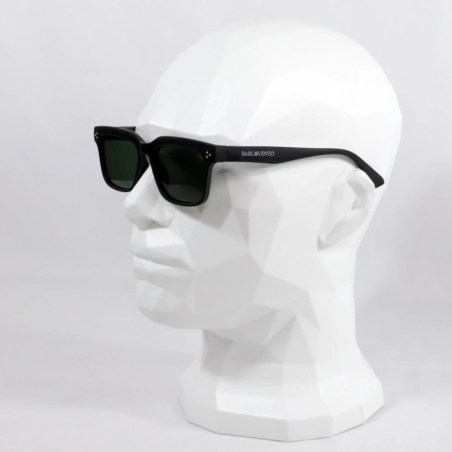 Boadella · gafas de sol rectangulares negras con lentes verdes
