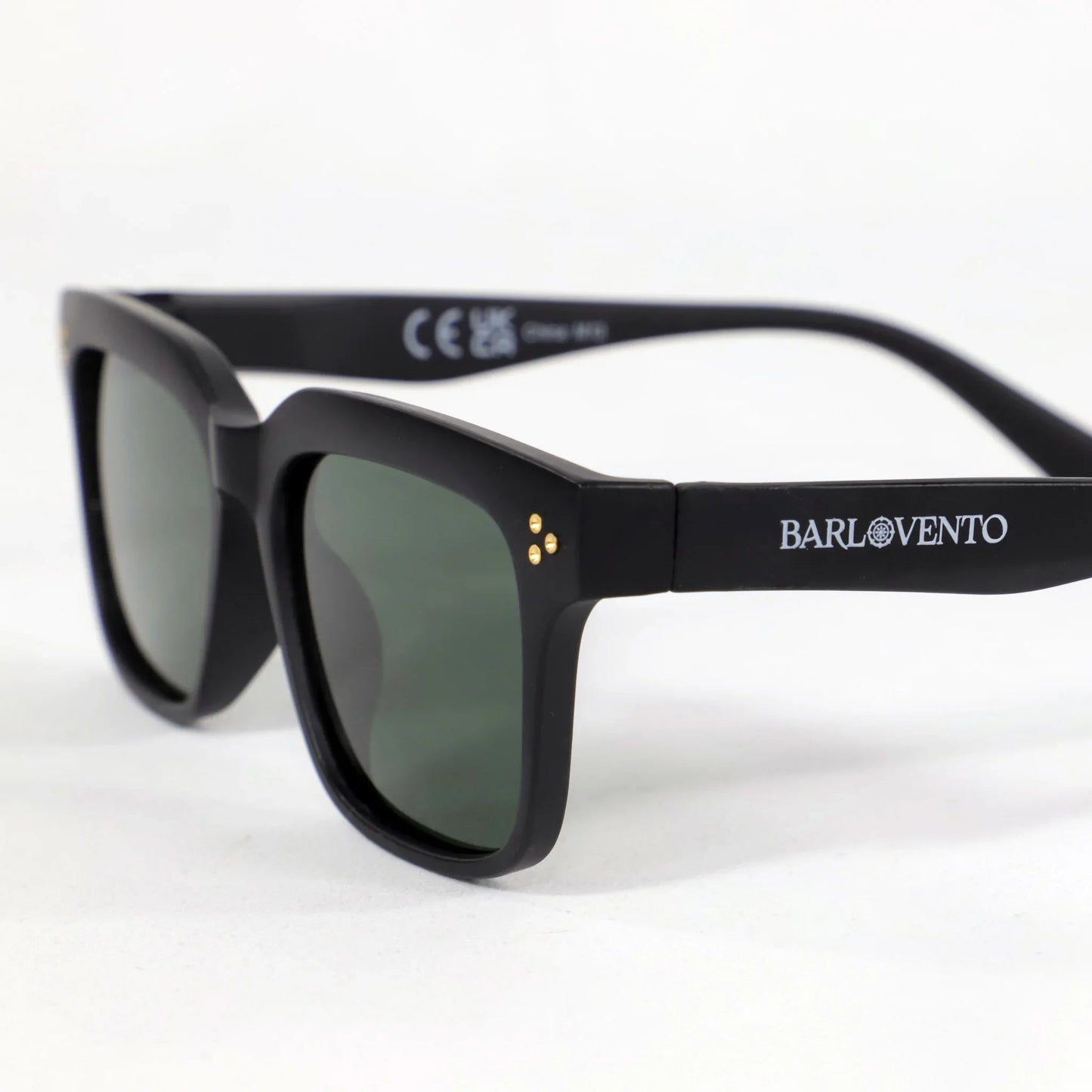 Boadella · gafas de sol rectangulares negras con lentes verdes