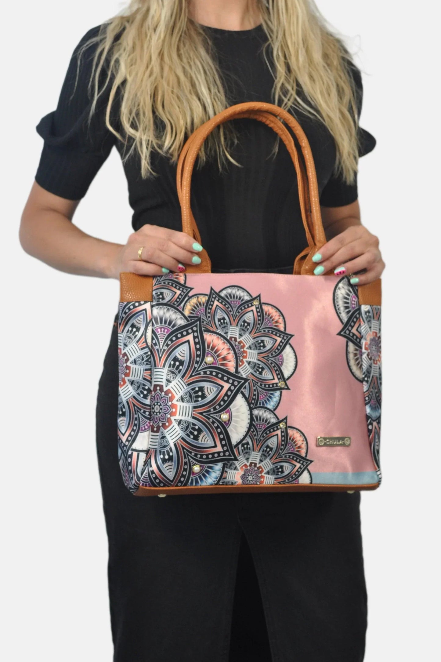 Bolso de hombro y bandolera grande de mujer Angie Mándala rosa | CHULA Tulum