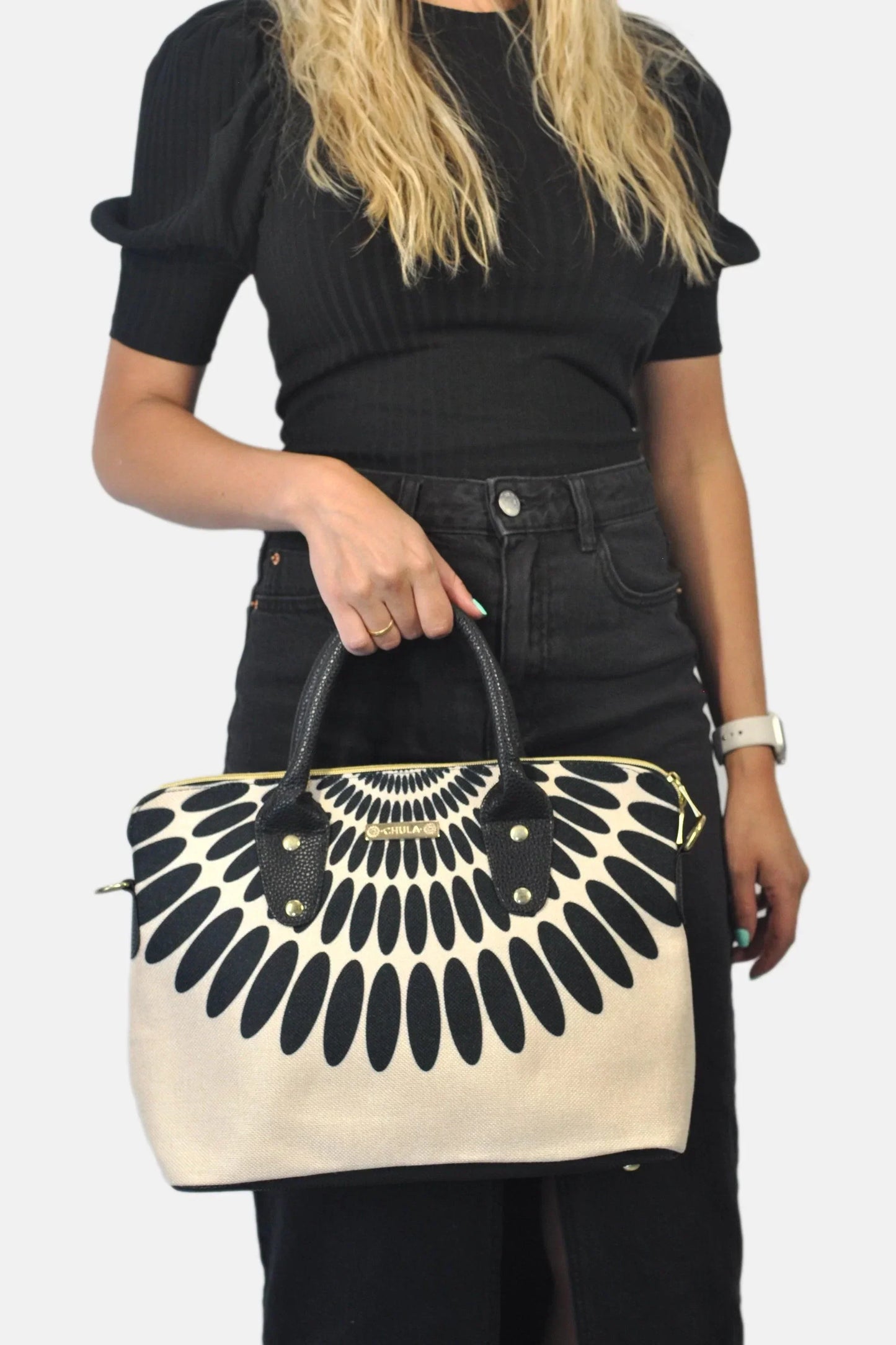 Bolso de mano y bandolera grande Lucia Pétalos negros | CHULA Tulum