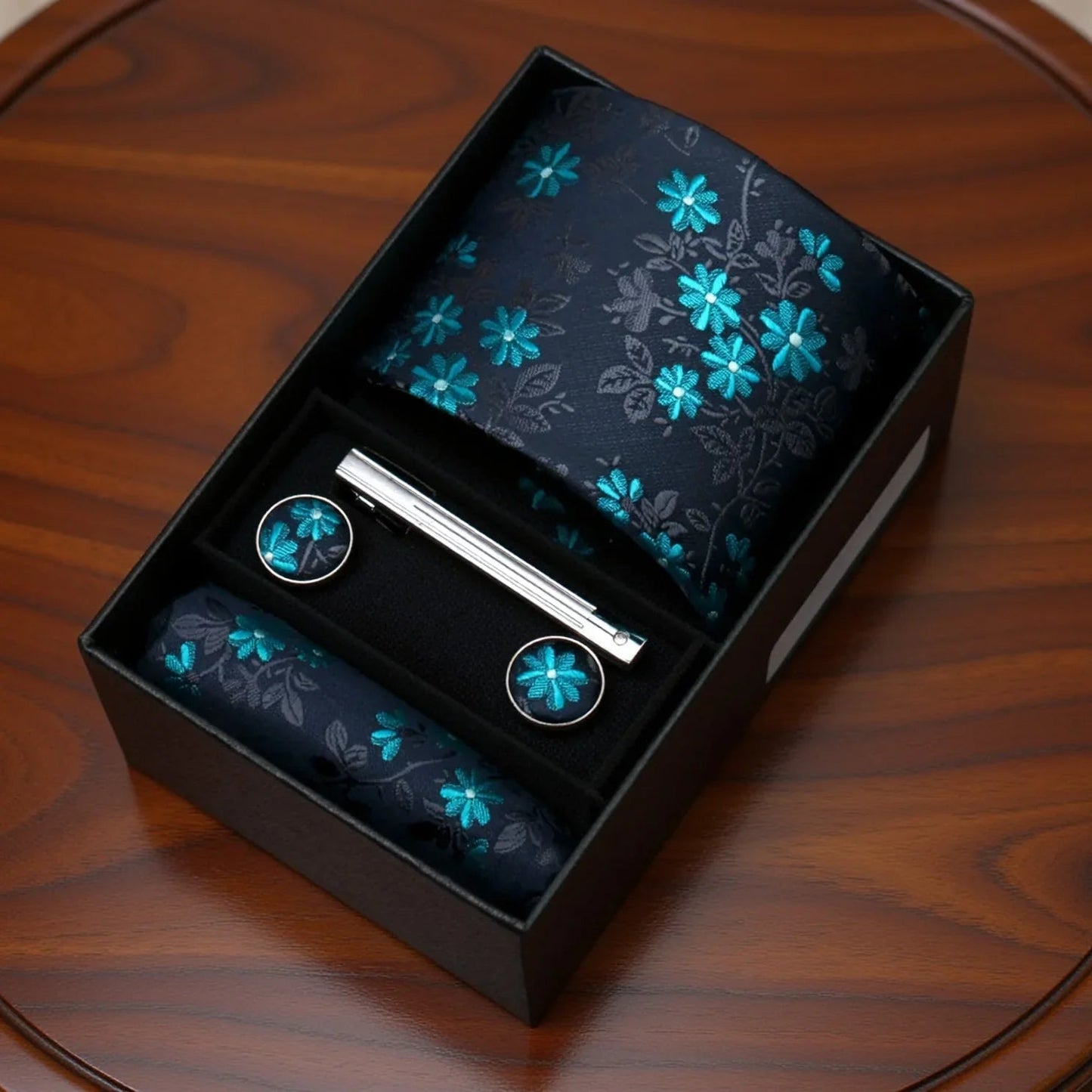Brunneras · conjunto de corbata floral azul y cian con pañuelo, gemelos y pasador