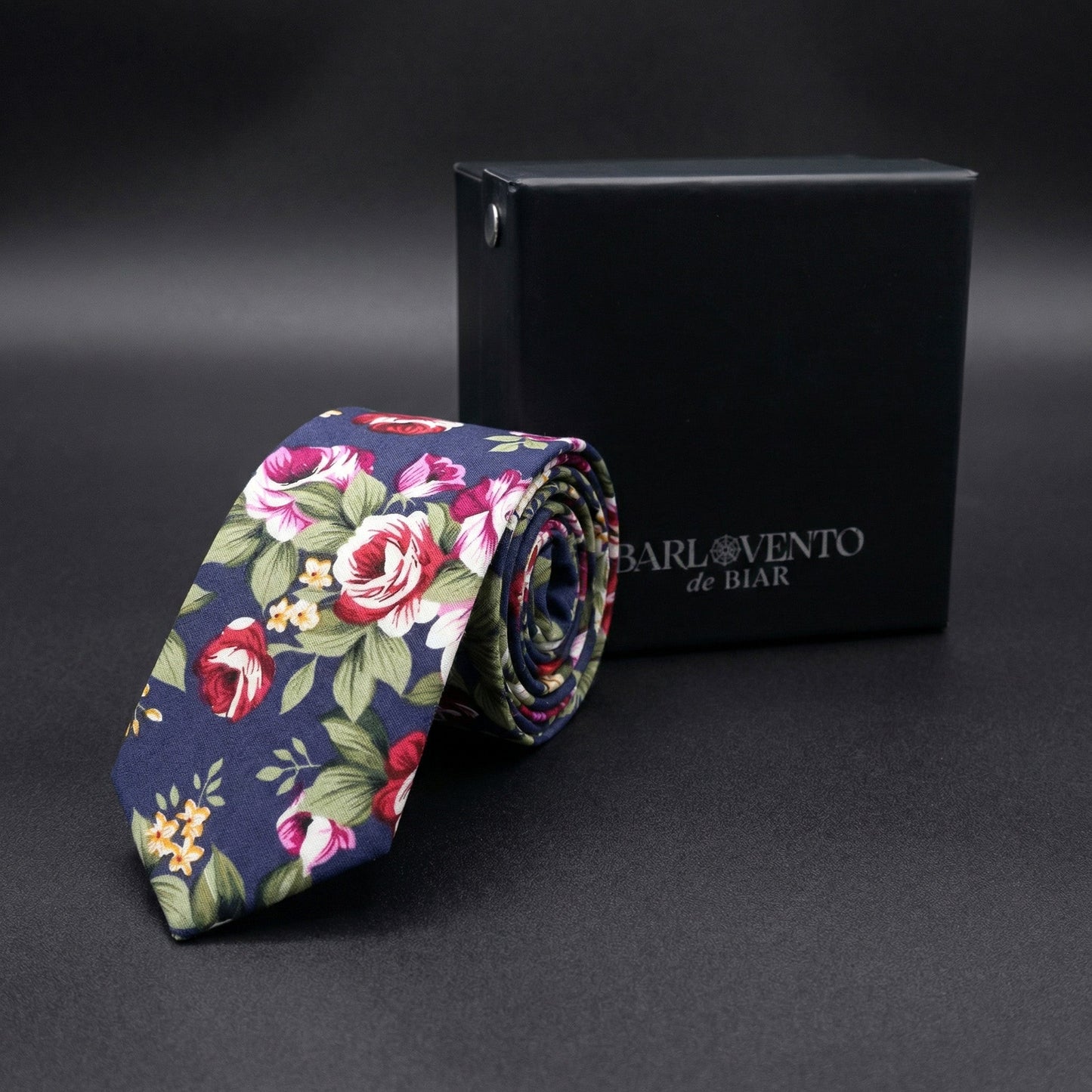 Cabaña de rosas · ESTRECHA · corbata florales