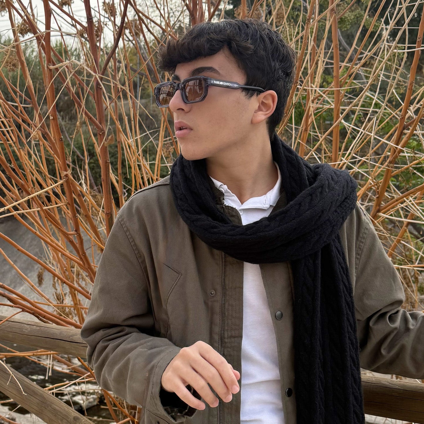 Carabassí · llamativas gafas de sol azules con lentes marrones