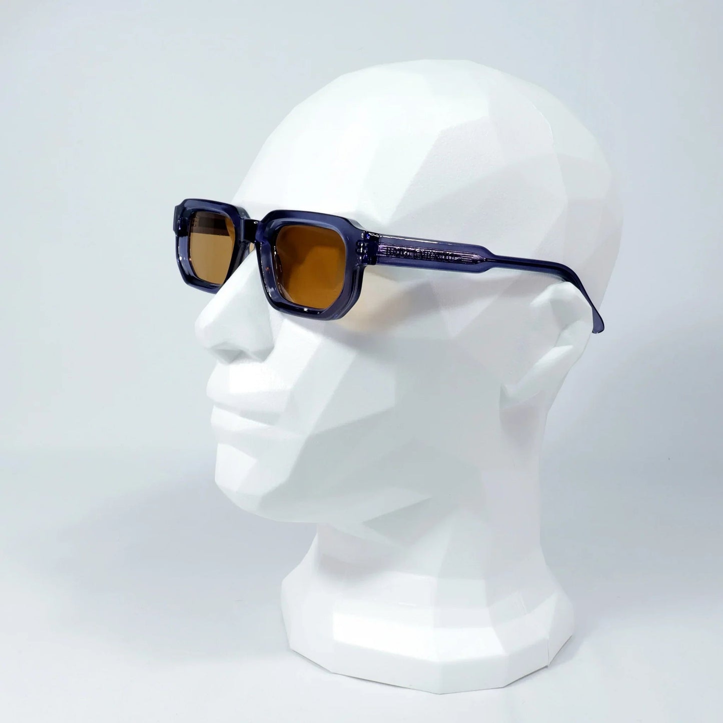 Carabassí · llamativas gafas de sol azules con lentes marrones