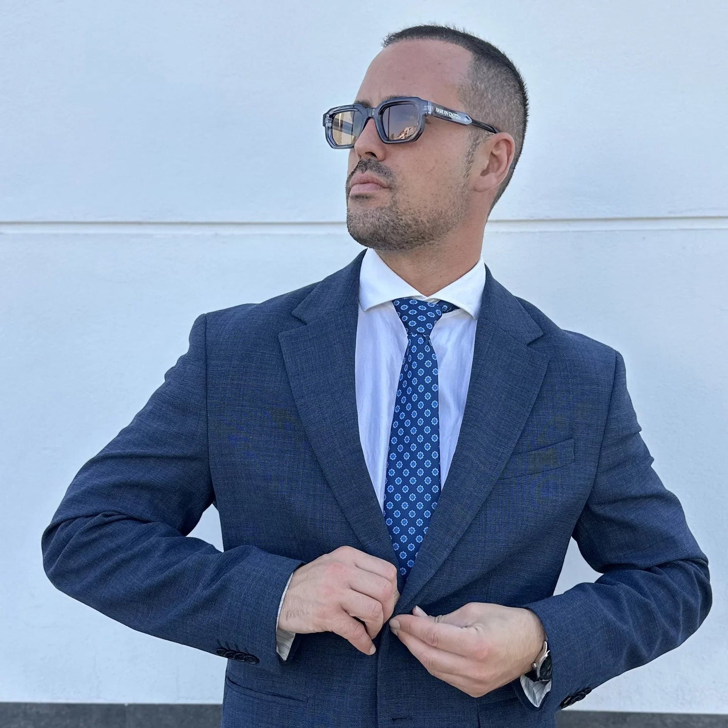 Carabassí · llamativas gafas de sol azules con lentes marrones