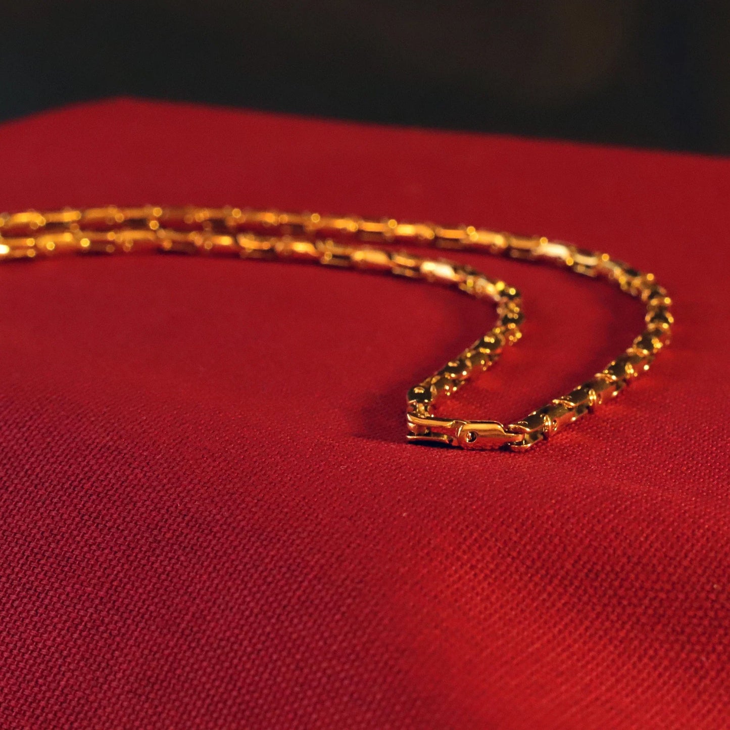 Collar Zerion Oro · Collar eslabones enchapado en oro 18k