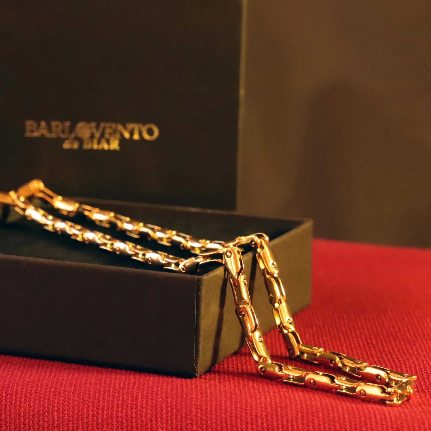 Collar Zerion Oro · Collar eslabones enchapado en oro 18k