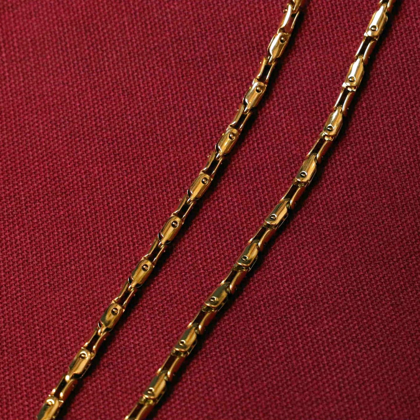 Collar Zerion Oro · Collar eslabones enchapado en oro 18k