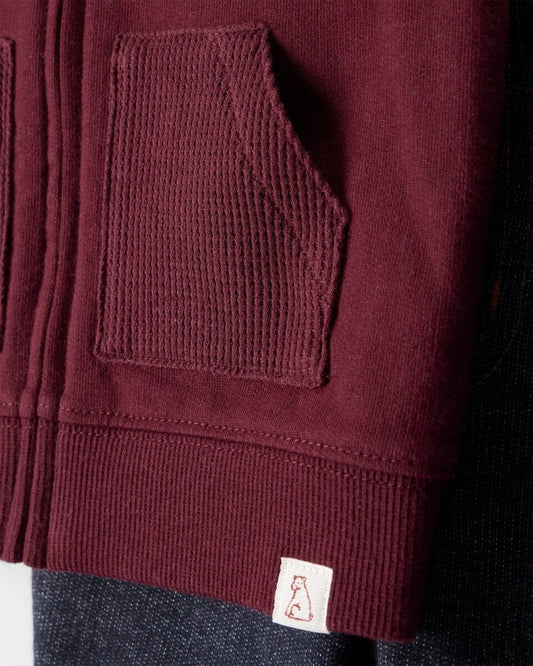 Conjunto 3 piezas body, chaleco rojo y pantalón denim