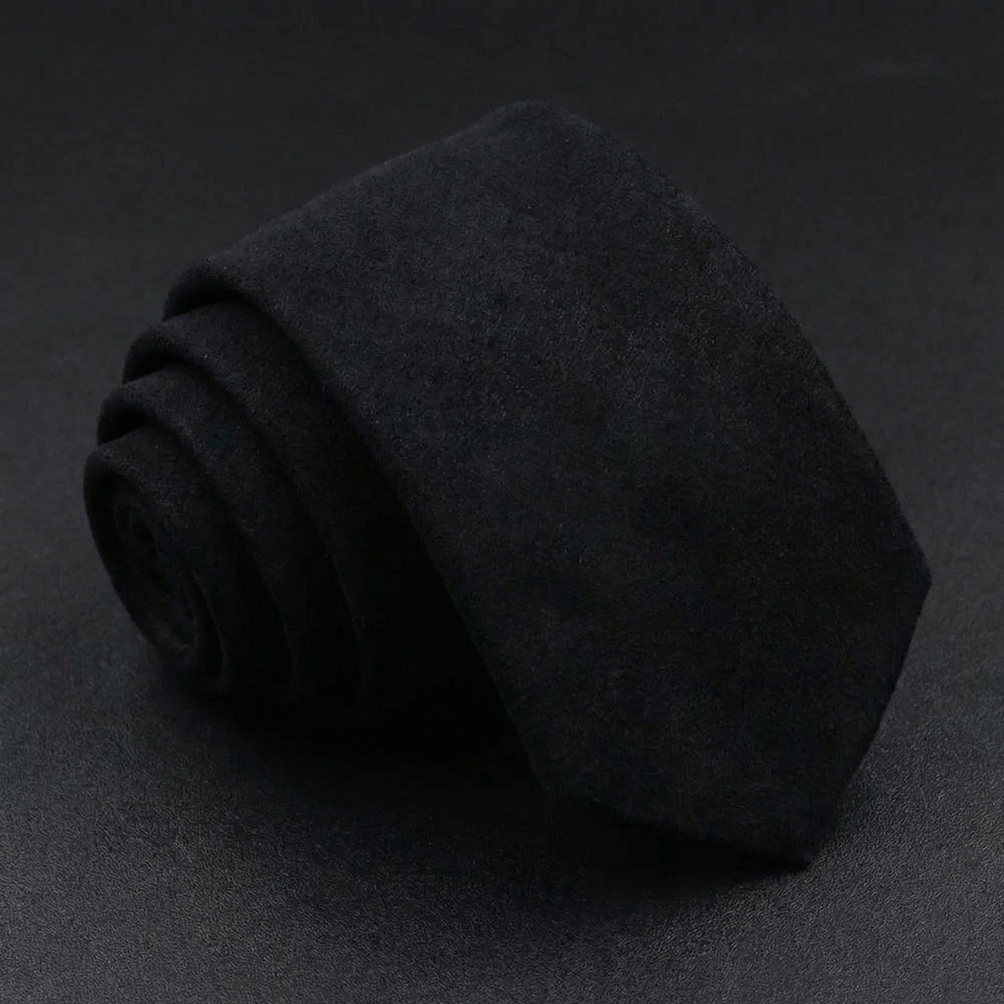Dala · corbata negra suave