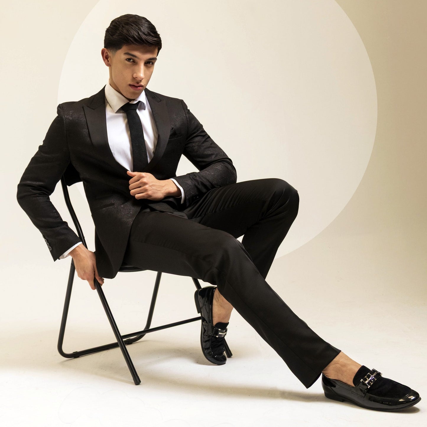 Dala · corbata negra suave