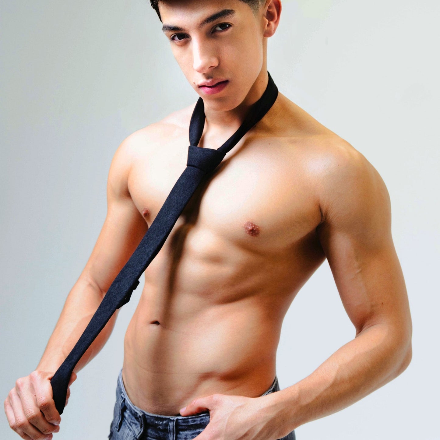 Dala · corbata negra suave