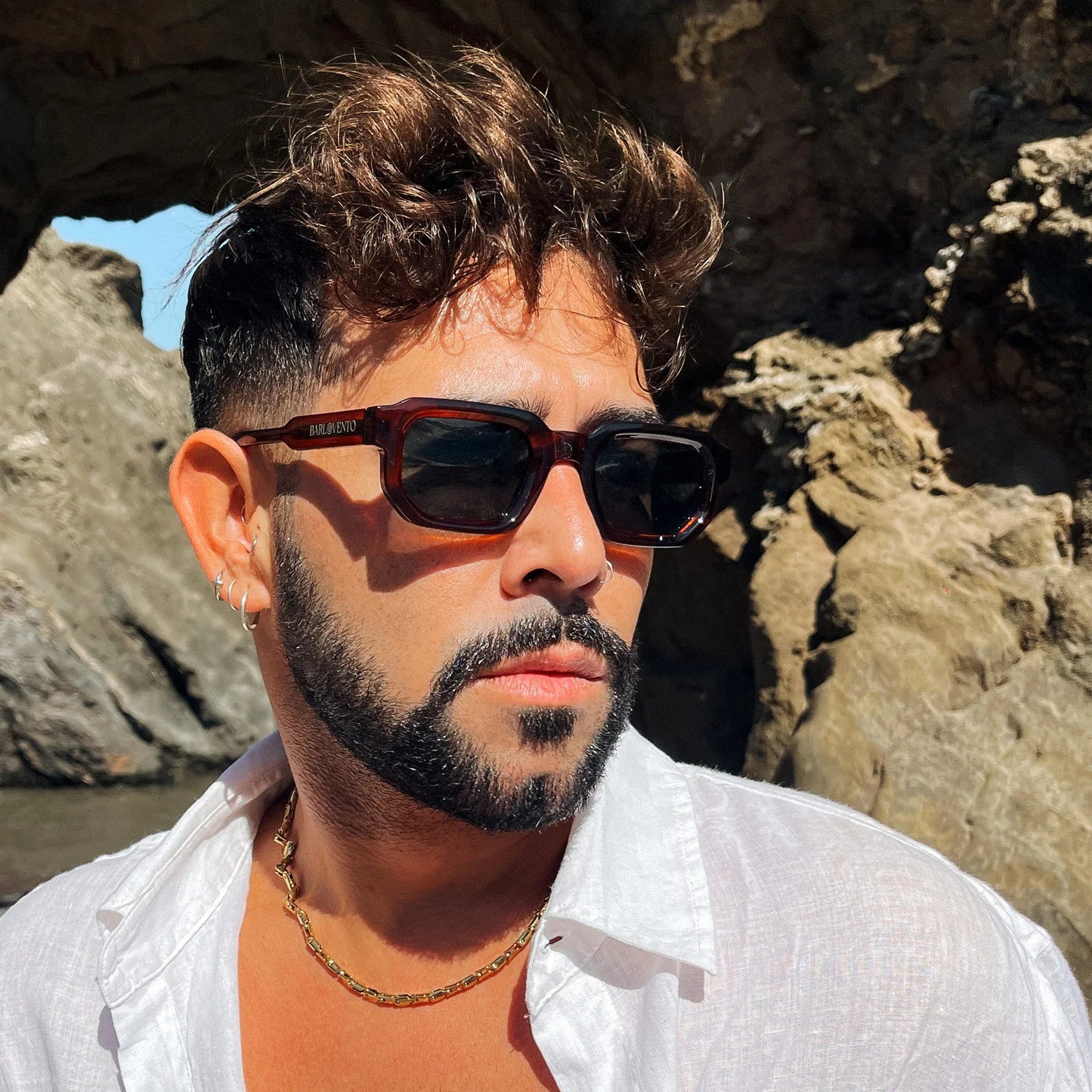 Famara · gafas de sol rojo sangre y lentes verdes UV400