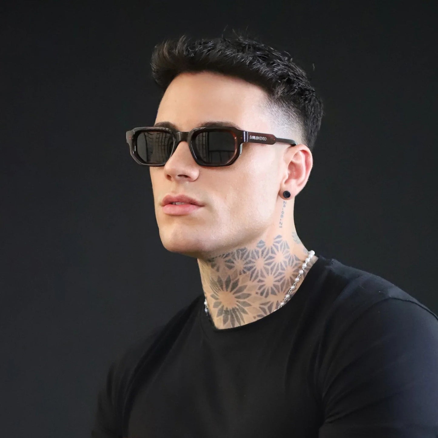 Famara · gafas de sol rojo sangre y lentes verdes UV400