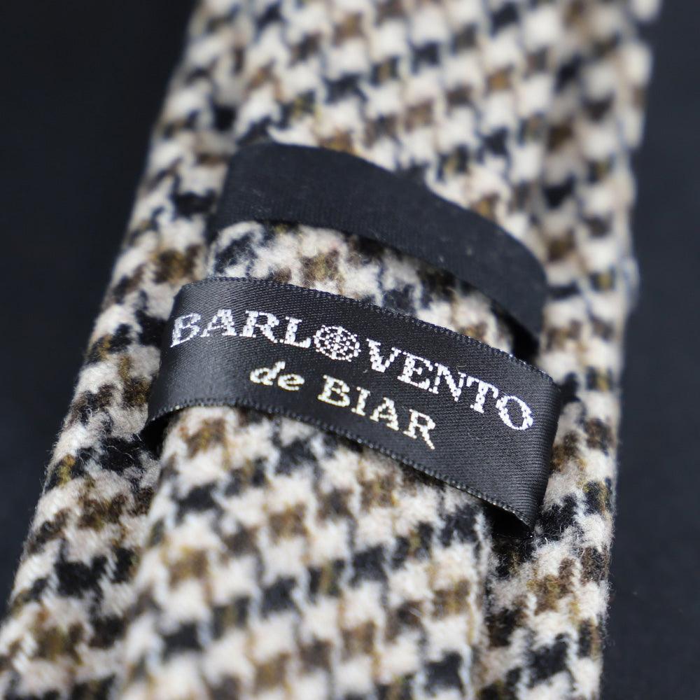 Finlandia · corbata de lana gallo