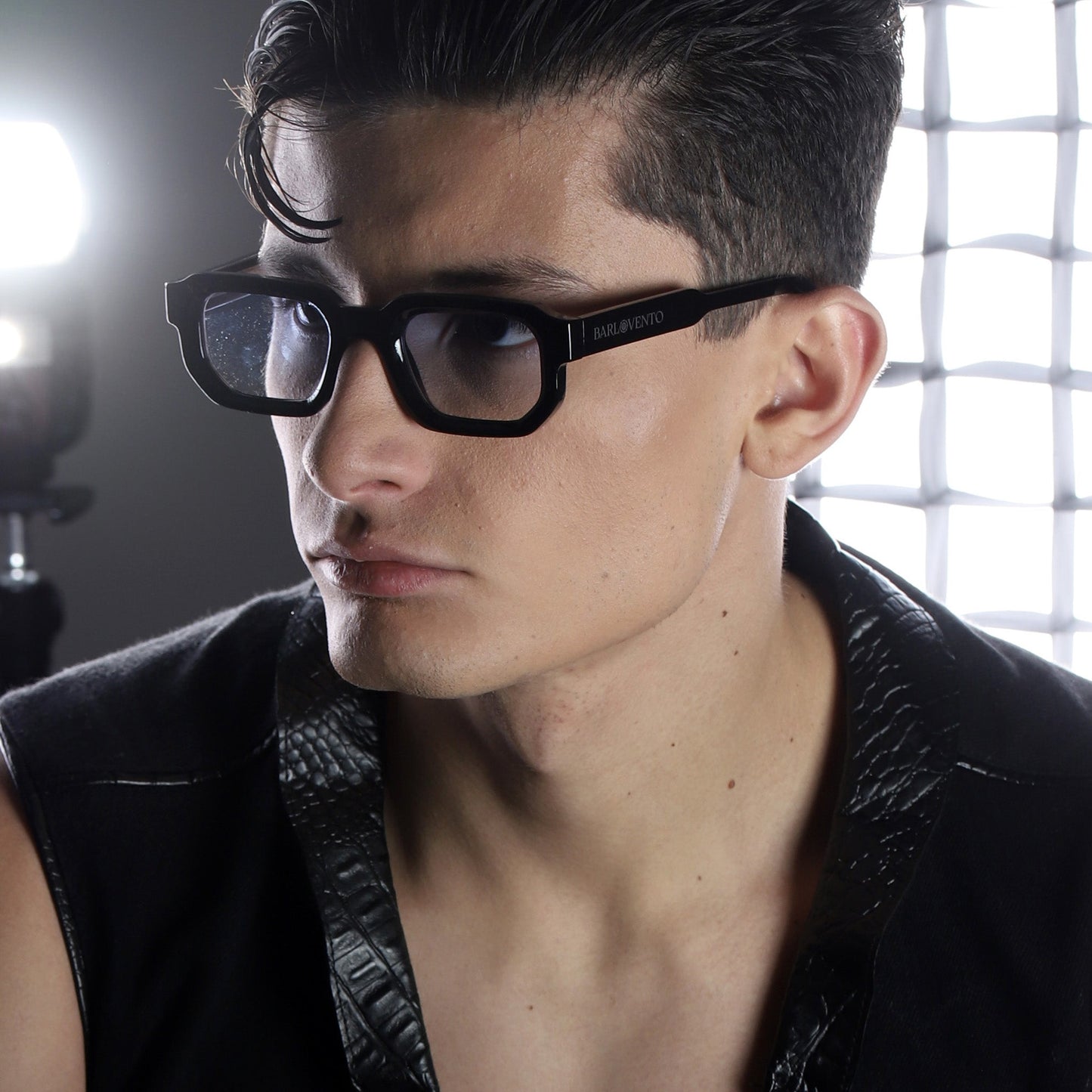 Genovenses · gafas de sol negras llamativas con lentes azul